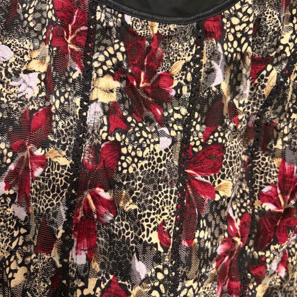 Patterned Mesh Top - Picture 2 of 5